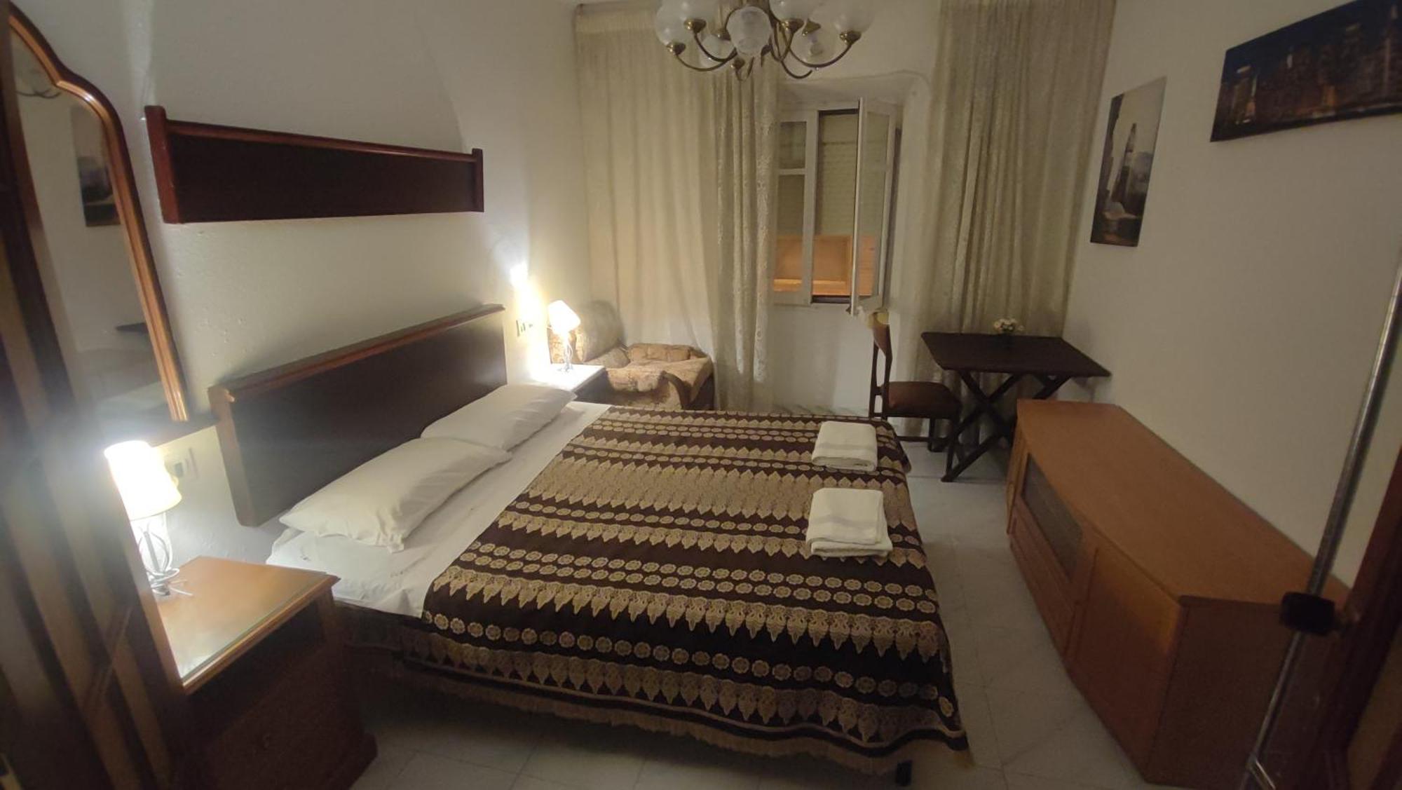 Apartment & Rooms Constanti Chambre photo